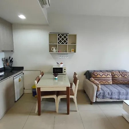 Unixx Seaview Apartment Pattaya Exterior photo