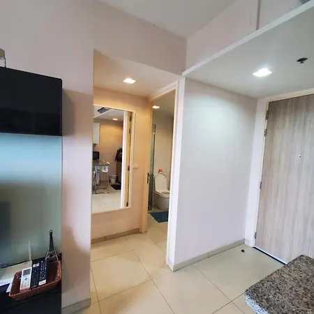 Unixx Seaview Apartment Pattaya Exterior photo
