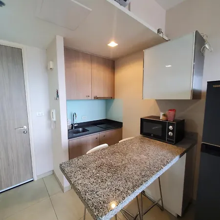 Unixx Seaview Apartment Pattaya Exterior photo